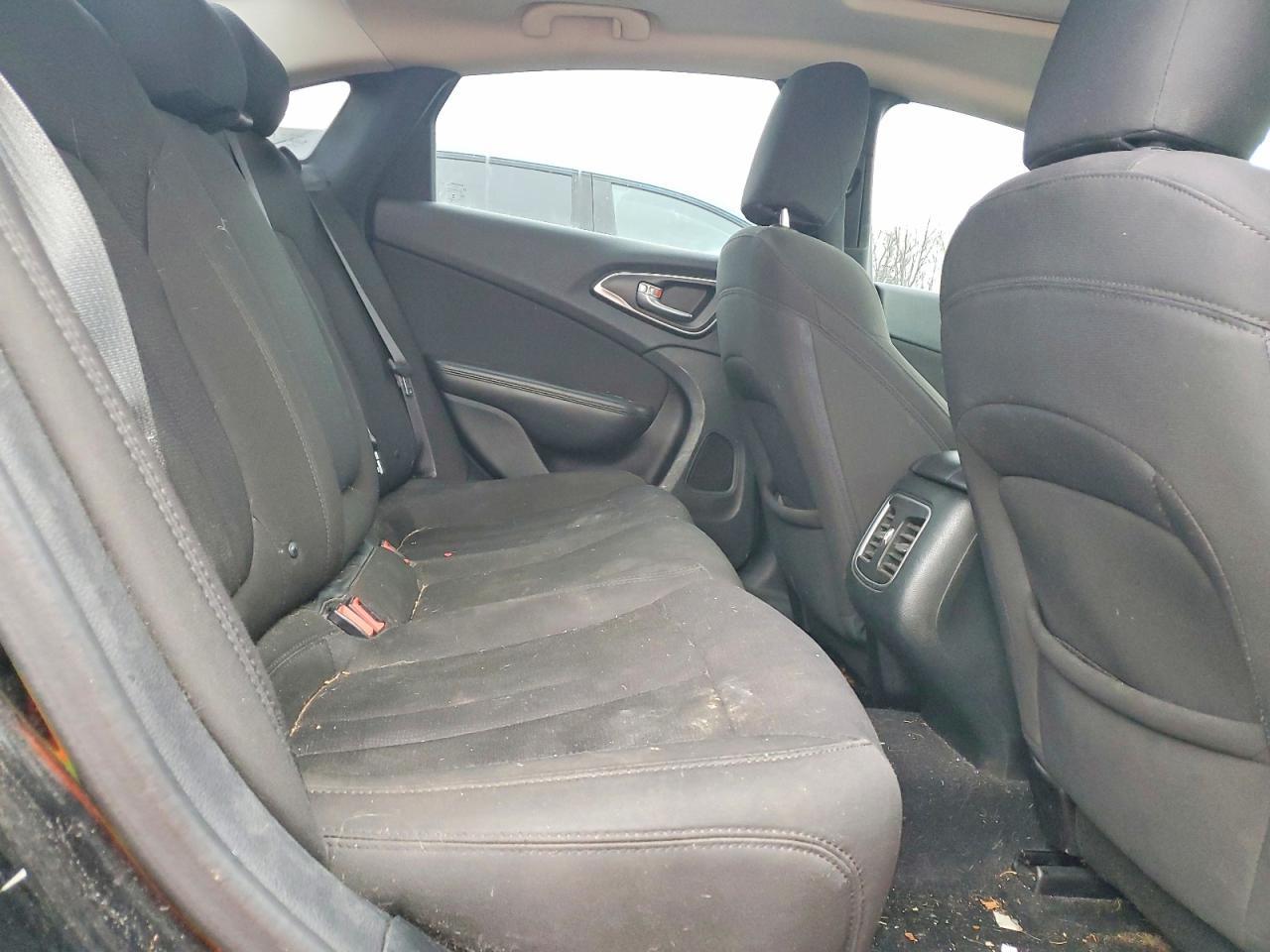 2015 CHRYSLER 200