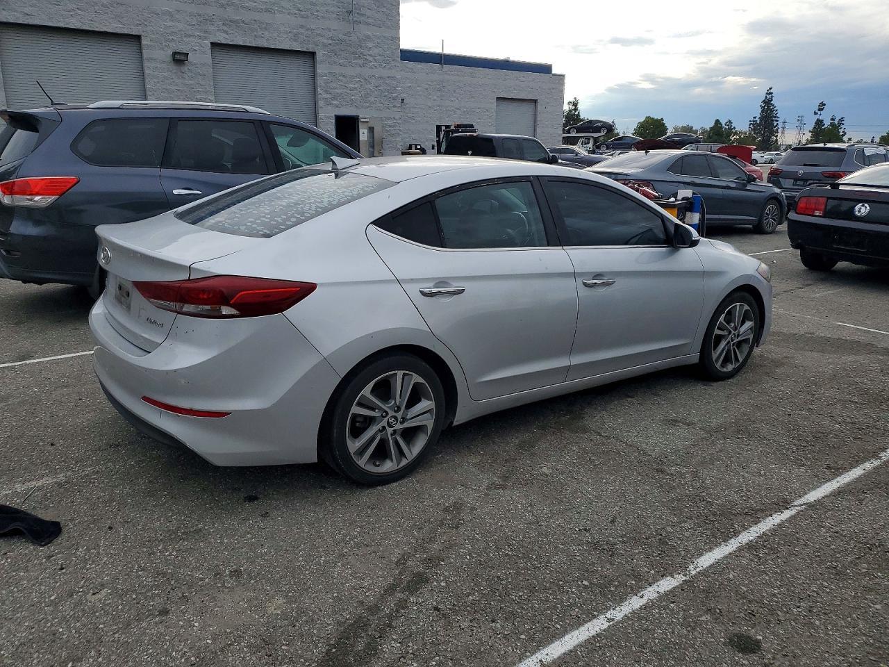 2017 HYUNDAI ELANTRA