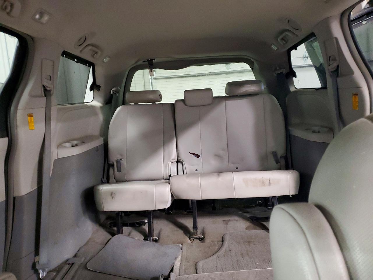 2014 TOYOTA SIENNA