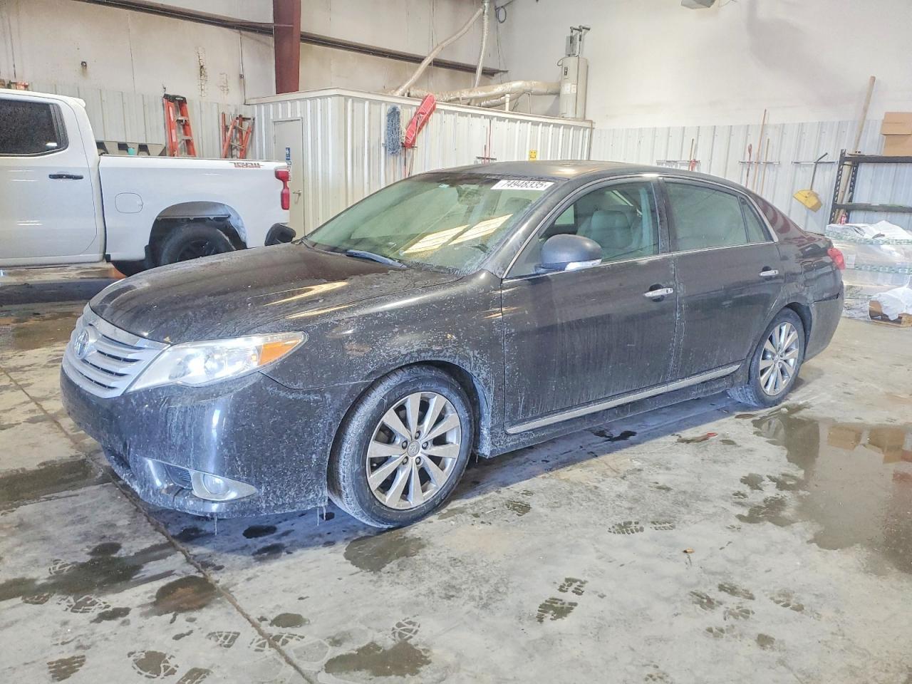 2011 TOYOTA Avalon