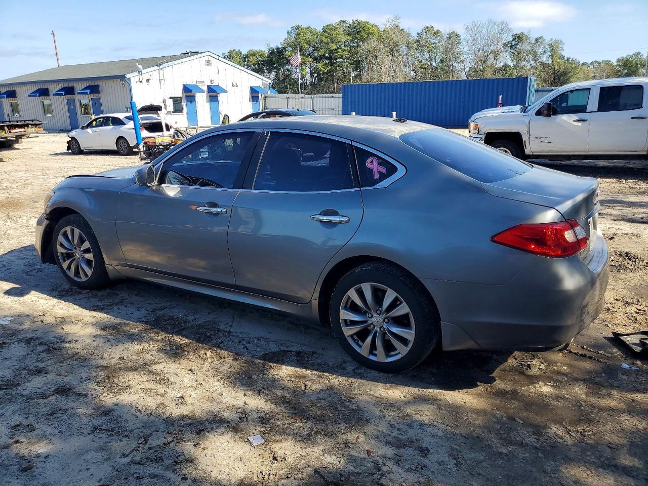 2012 INFINITI M37