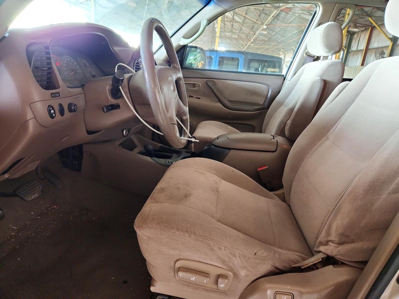 2002 TOYOTA Sequoia