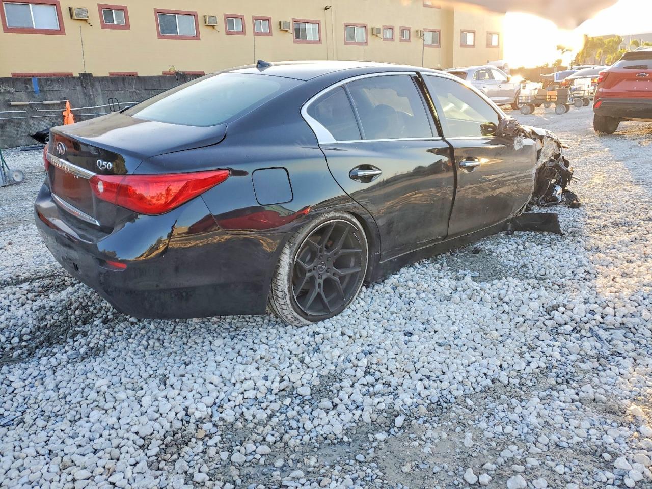 2014 INFINITI Q50