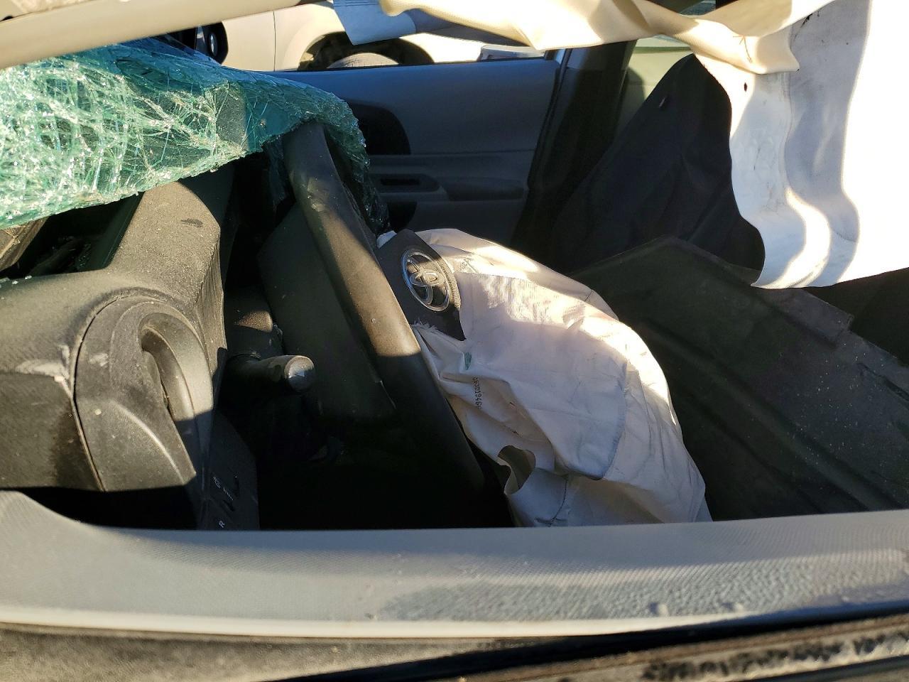 2013 TOYOTA Prius c
