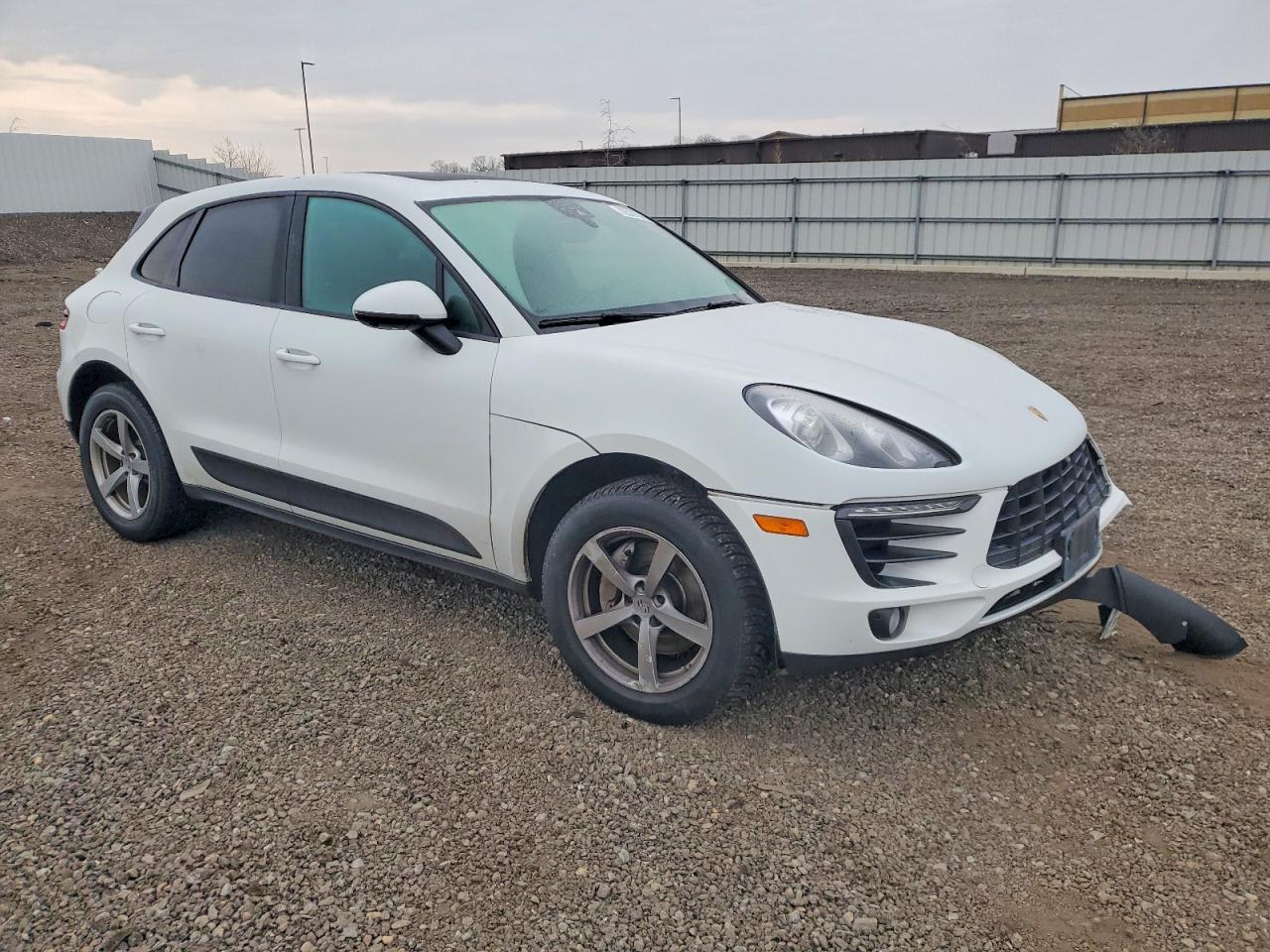 2018 PORSCHE Macan