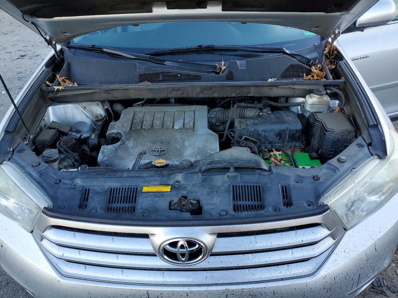 2012 TOYOTA HIGHLANDER