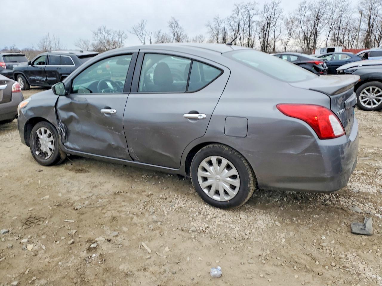 2016 NISSAN VERSA