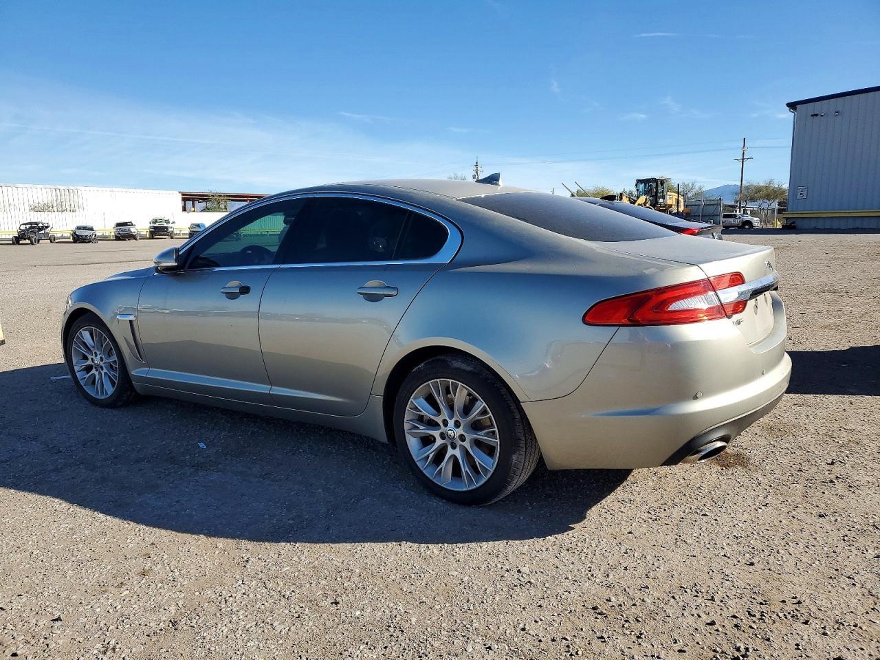 2013 JAGUAR XF