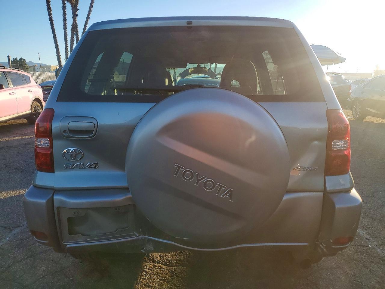 2004 TOYOTA RAV4