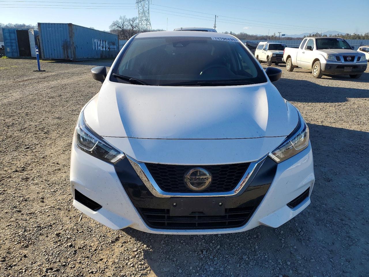 2020 NISSAN VERSA