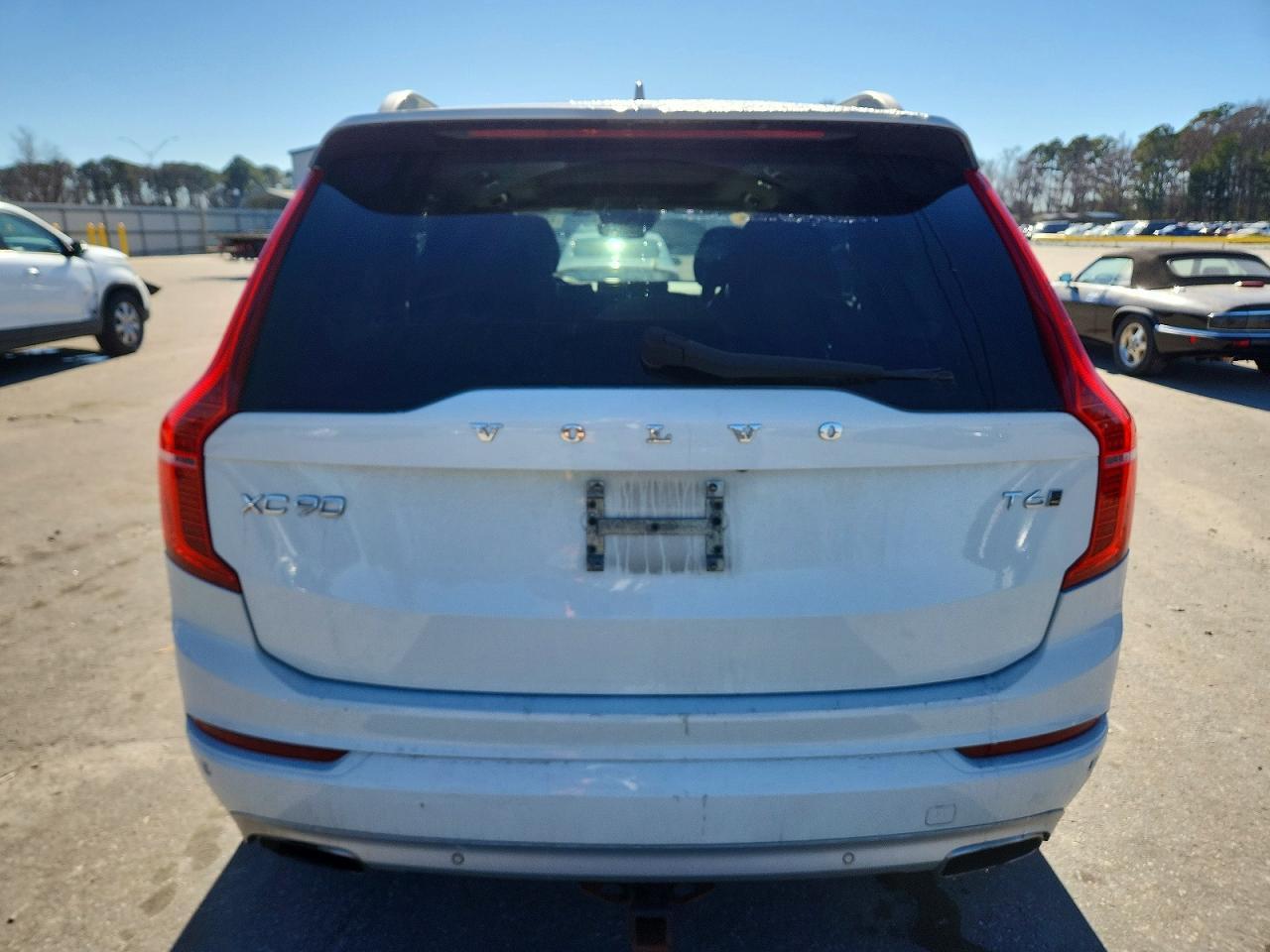 2016 VOLVO XC90