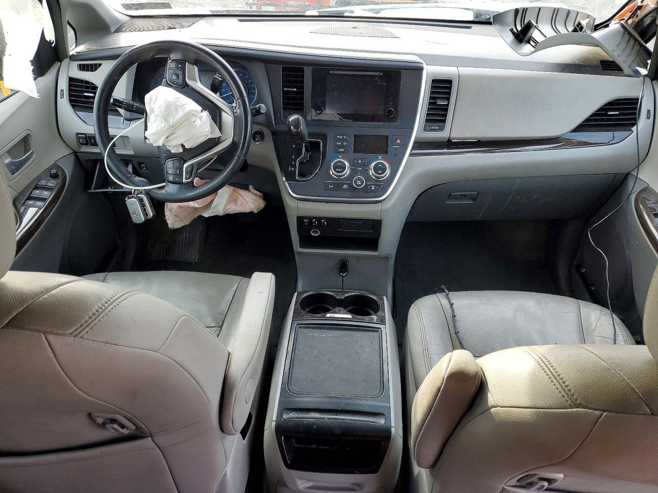 2015 TOYOTA SIENNA