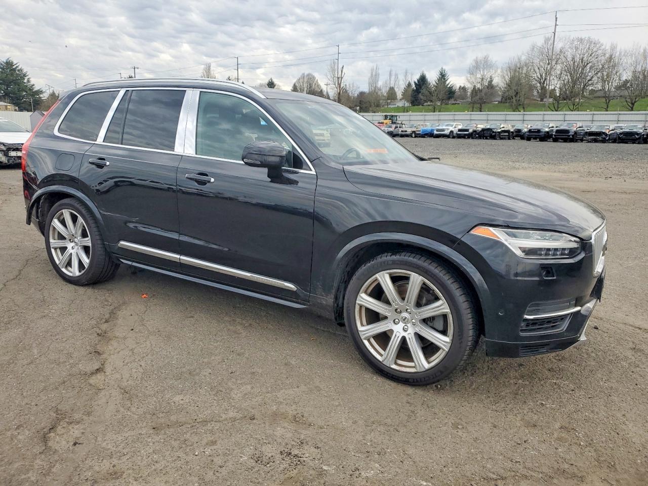 2017 VOLVO XC90