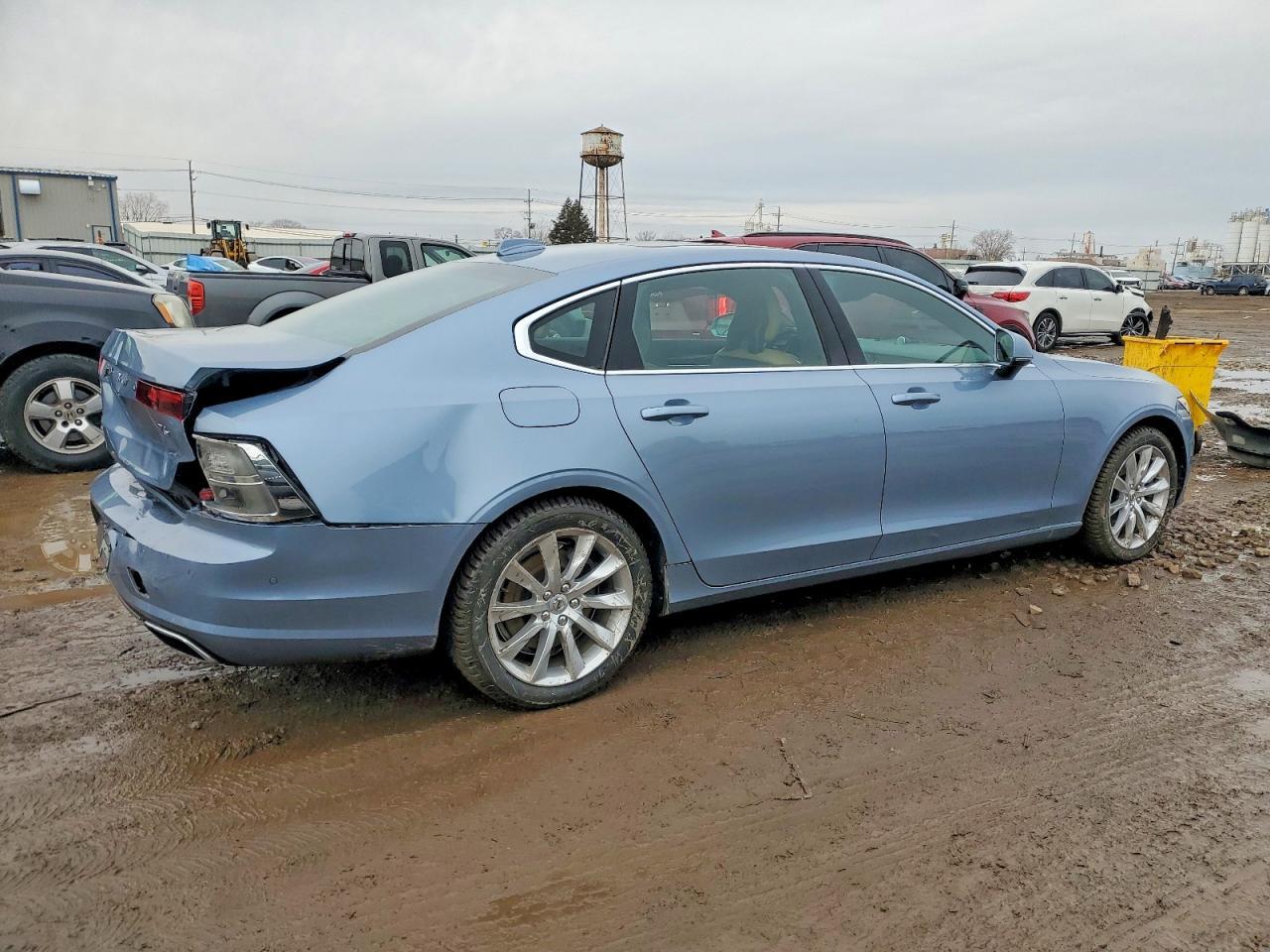 2018 VOLVO S90