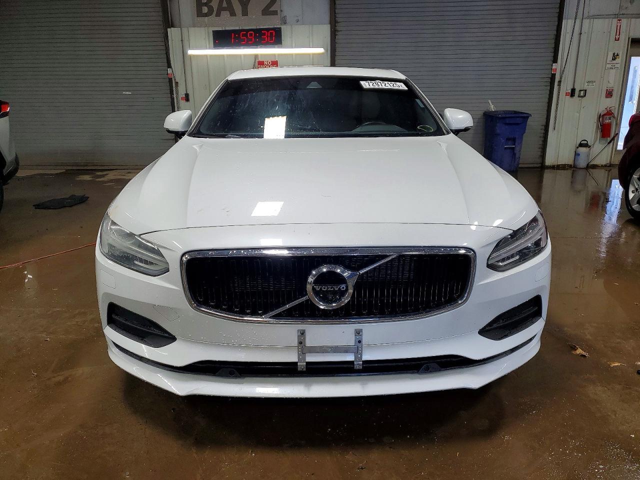 2018 VOLVO S90