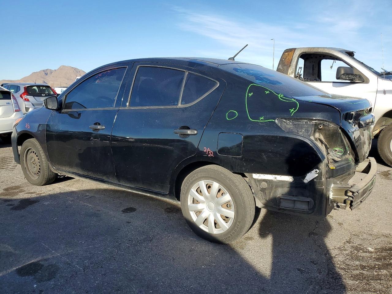 2017 NISSAN VERSA
