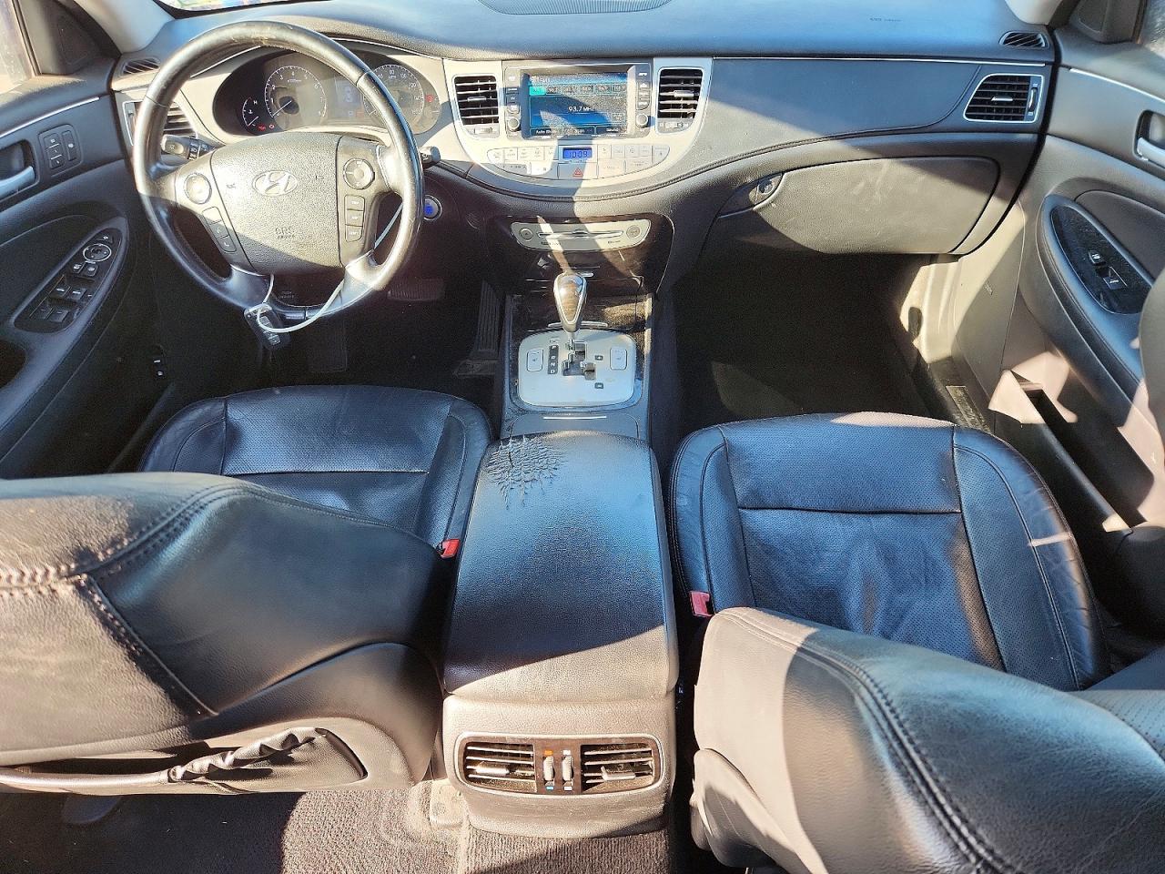2013 HYUNDAI GENESIS
