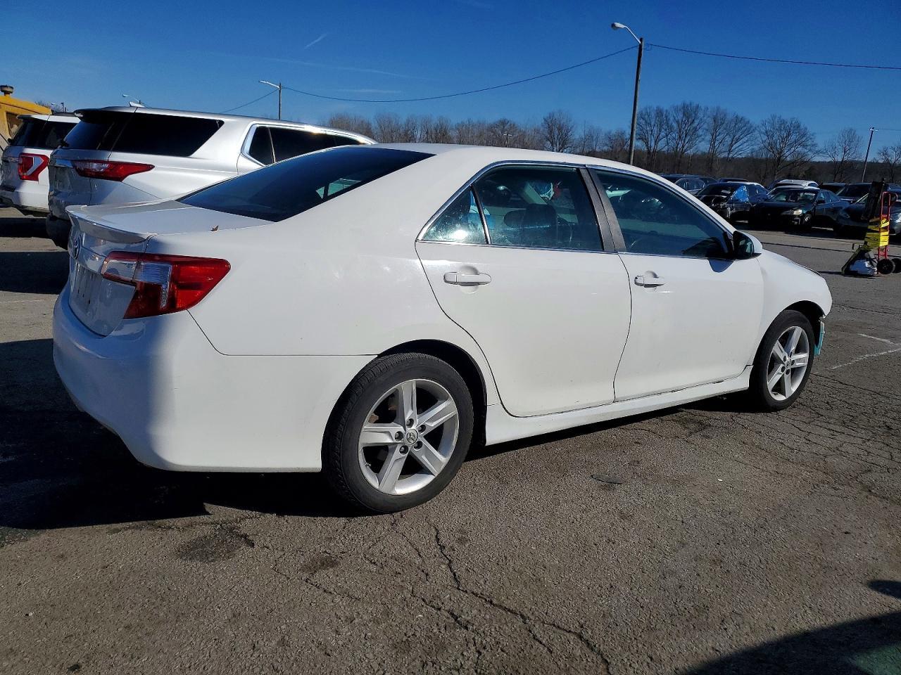 2014 TOYOTA CAMRY