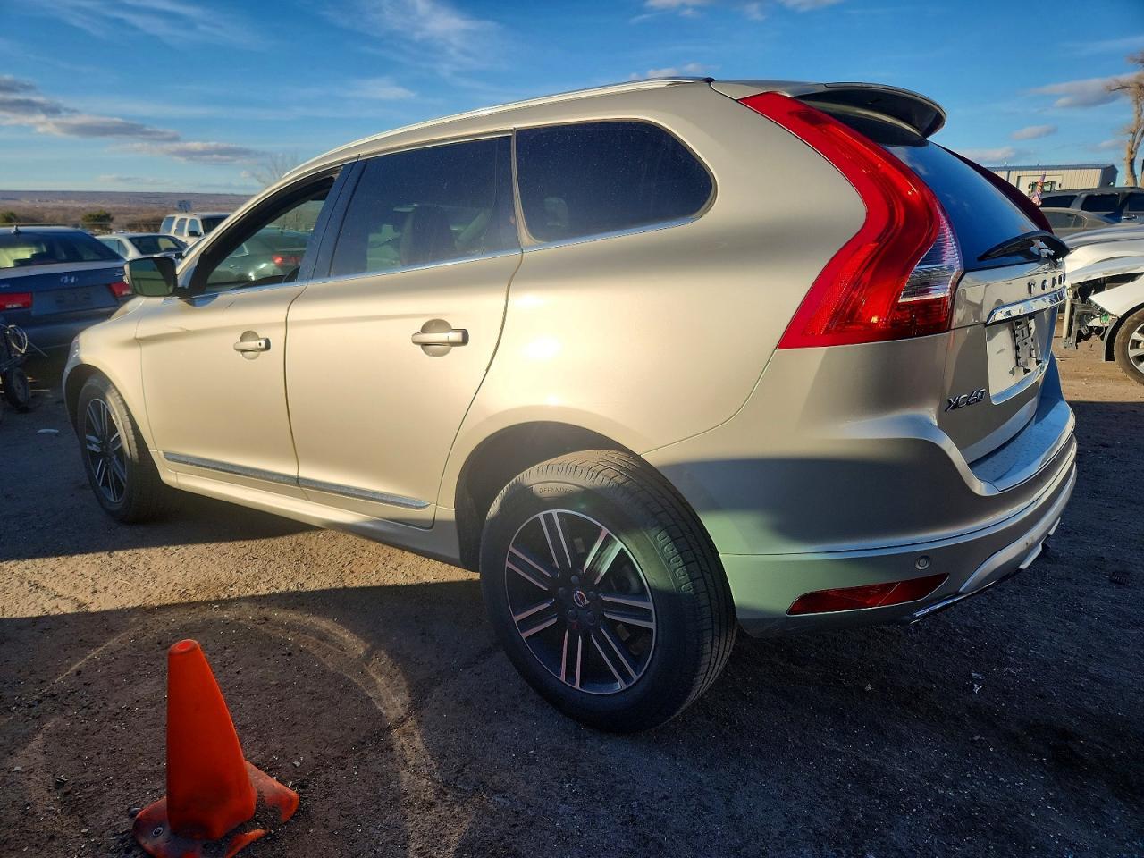 2017 VOLVO XC60