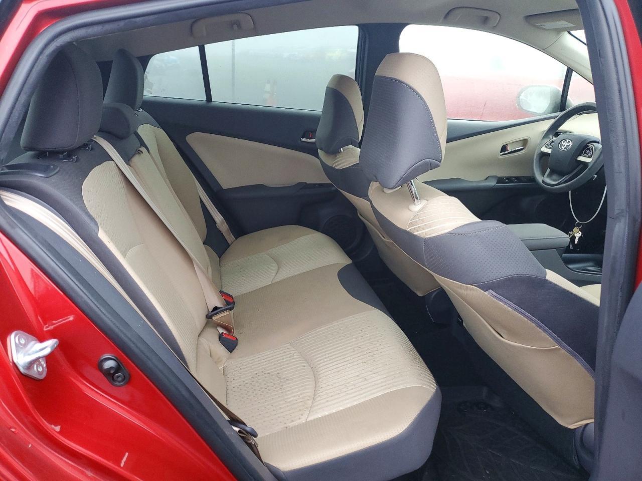 2016 TOYOTA PRIUS