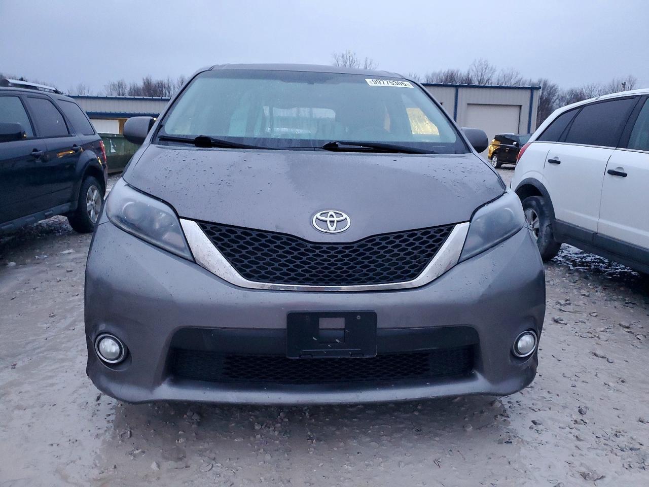 2015 TOYOTA SIENNA