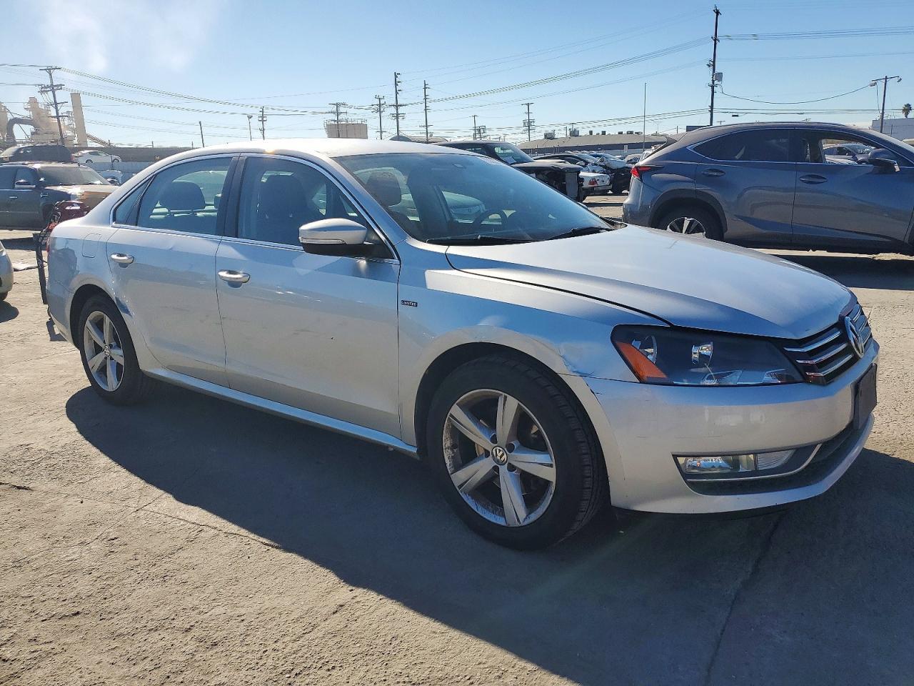 2015 VOLKSWAGEN Passat