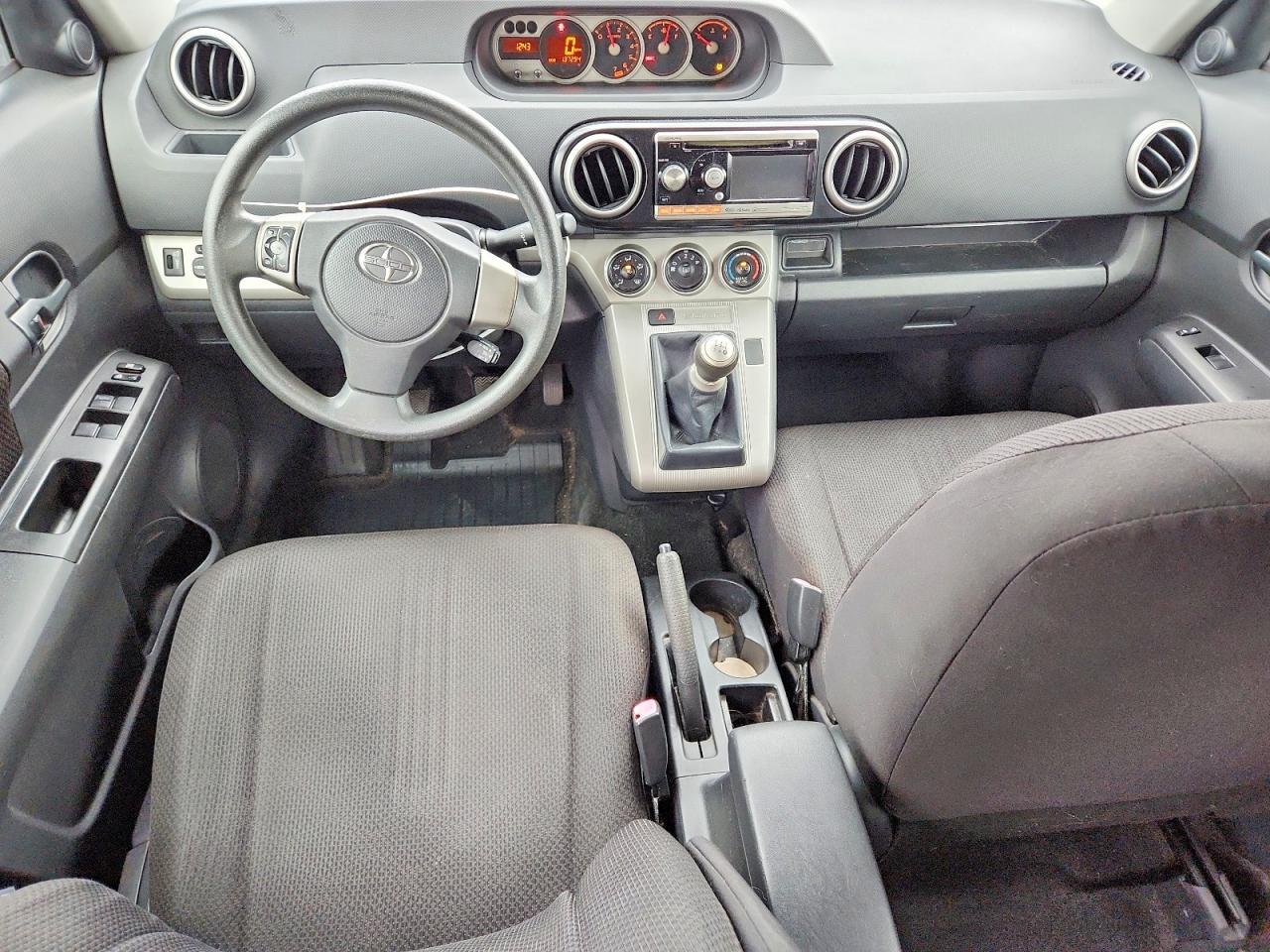 2010 TOYOTA SCION
