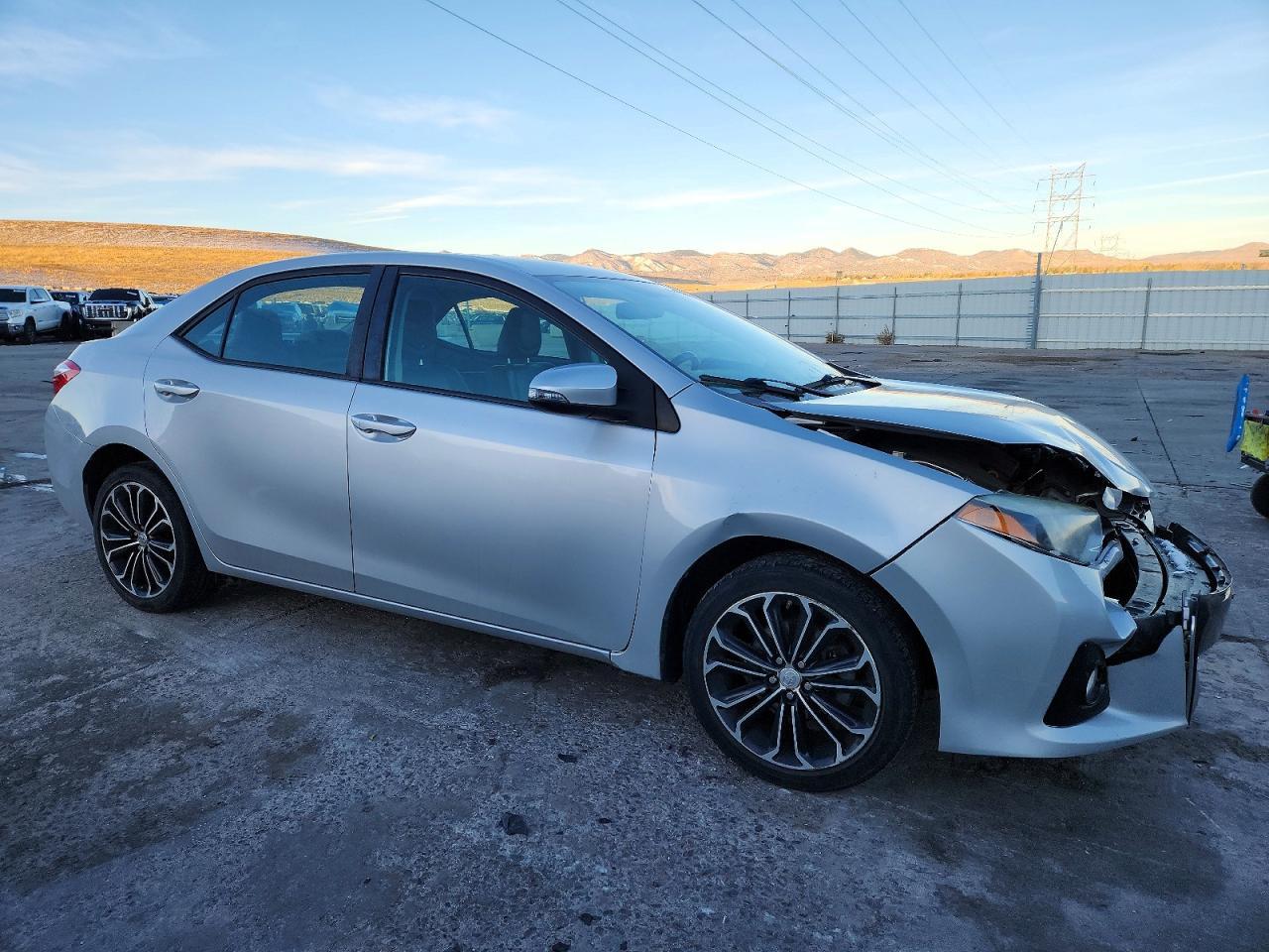 2015 TOYOTA COROLLA