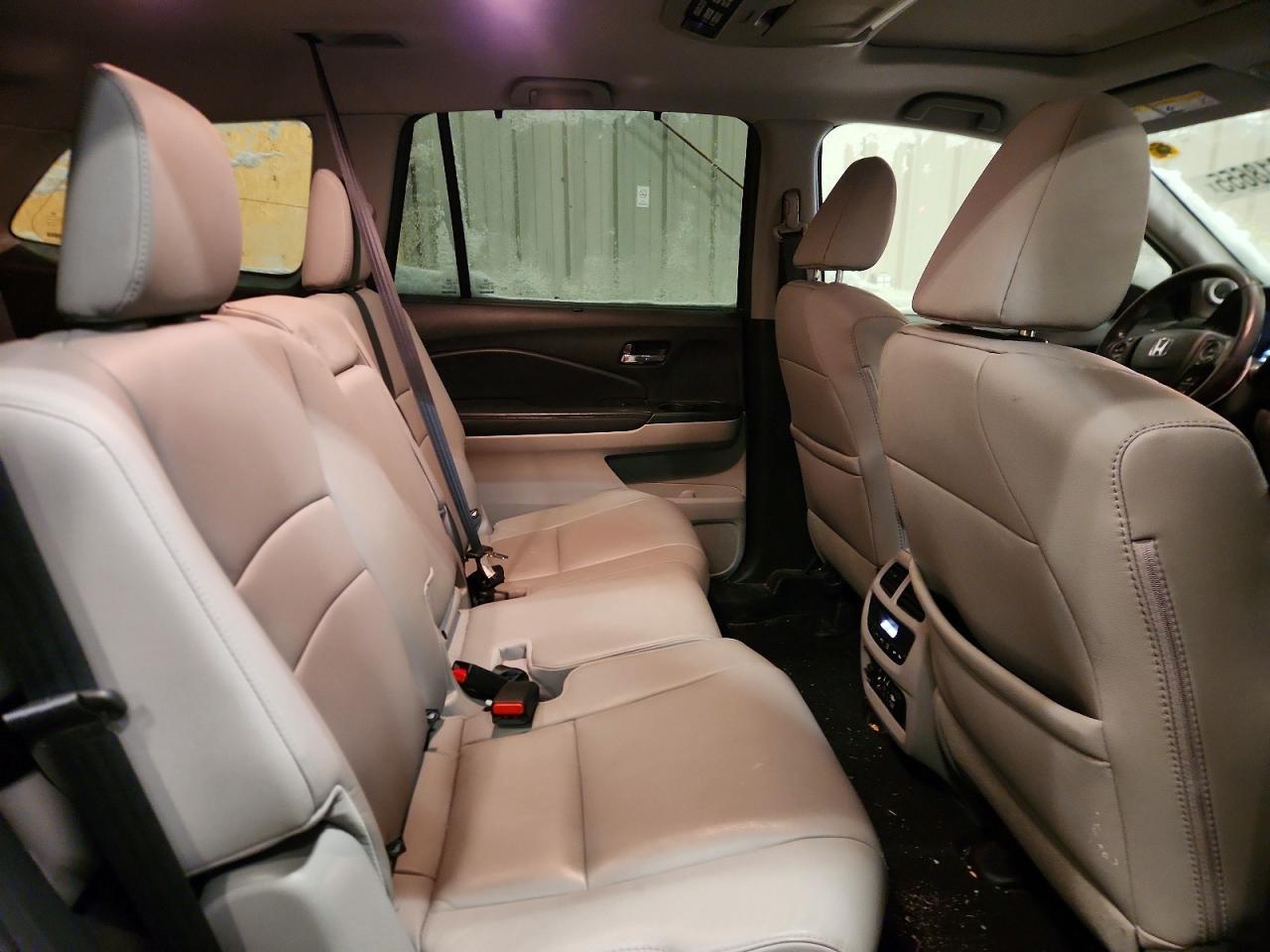 2017 HONDA PILOT