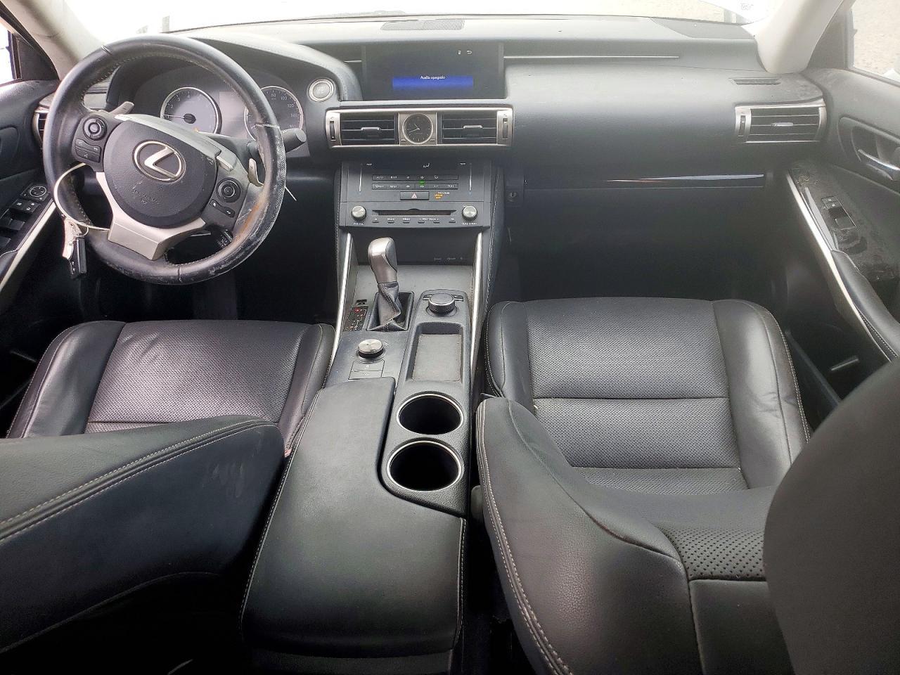 2016 LEXUS IS 200t