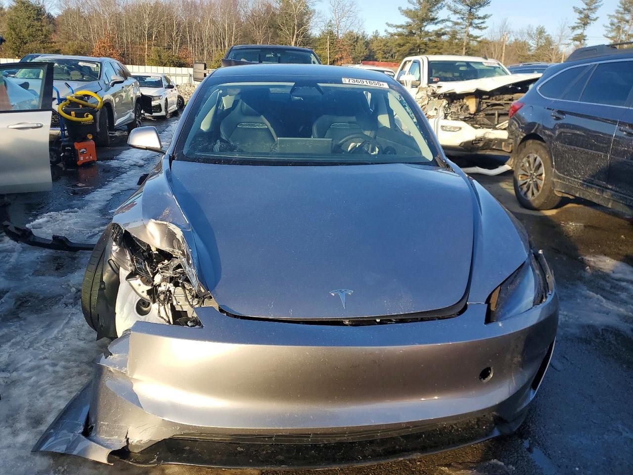 2025 TESLA MODEL 3