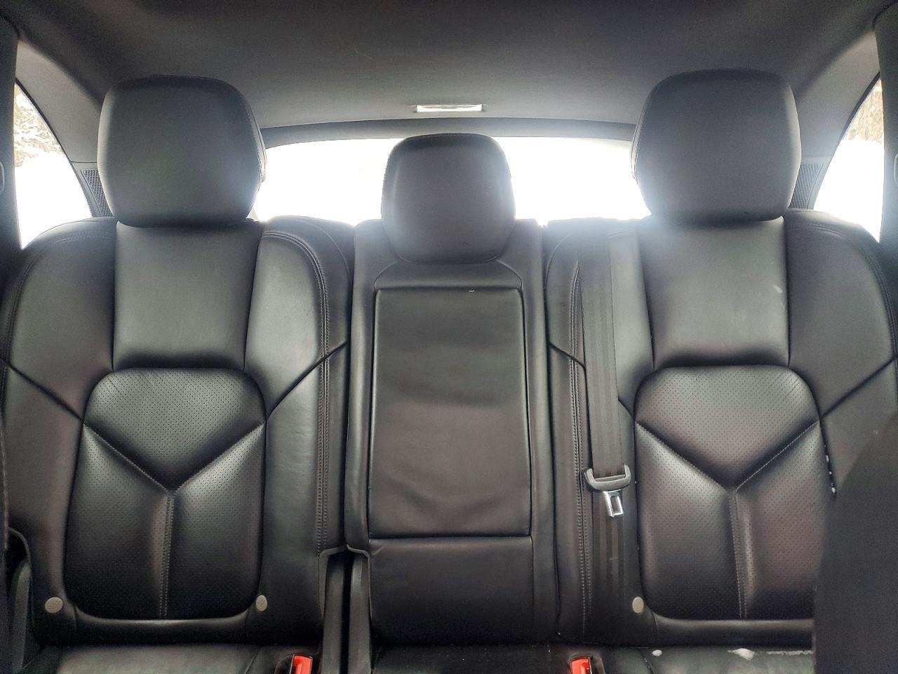 2017 PORSCHE CAYENNE