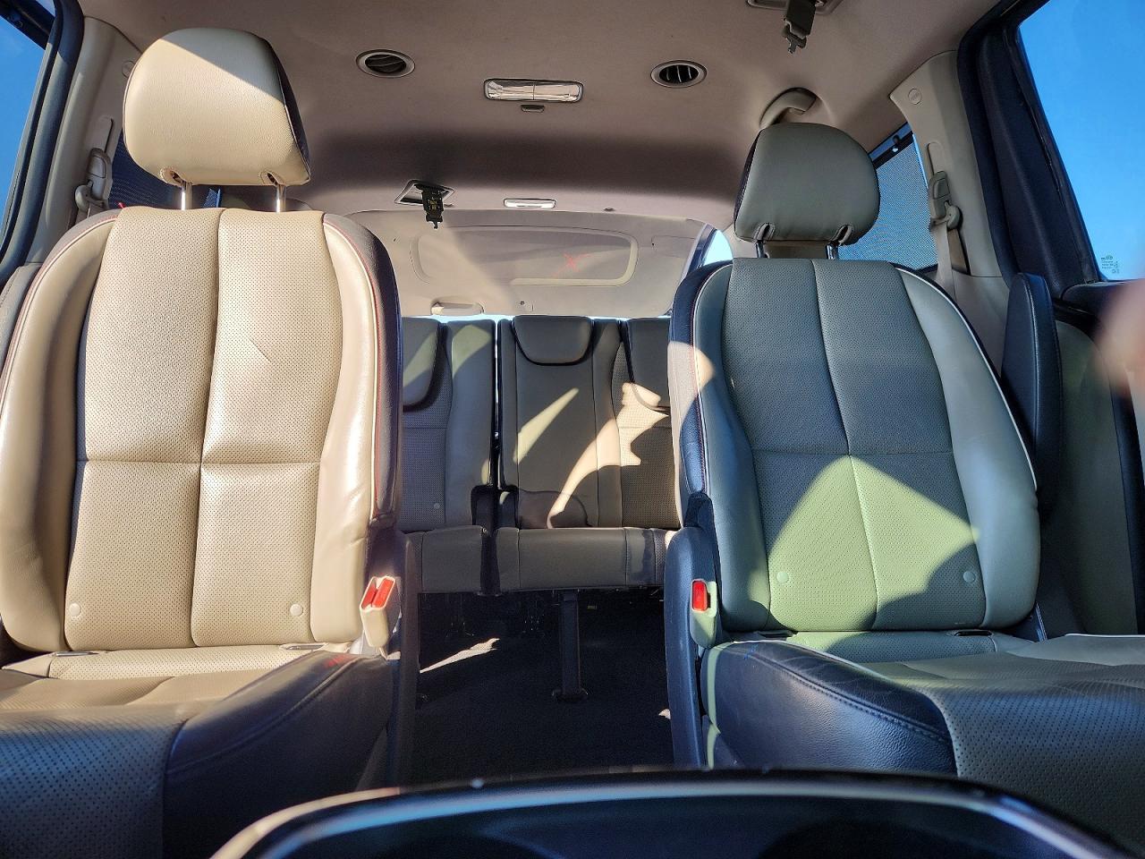 2015 KIA SEDONA