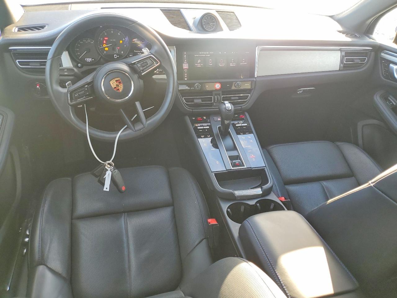 2023 PORSCHE Macan