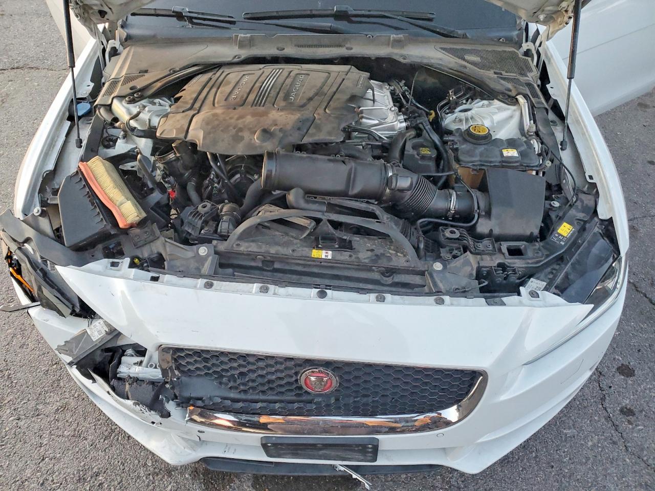 2018 JAGUAR XE