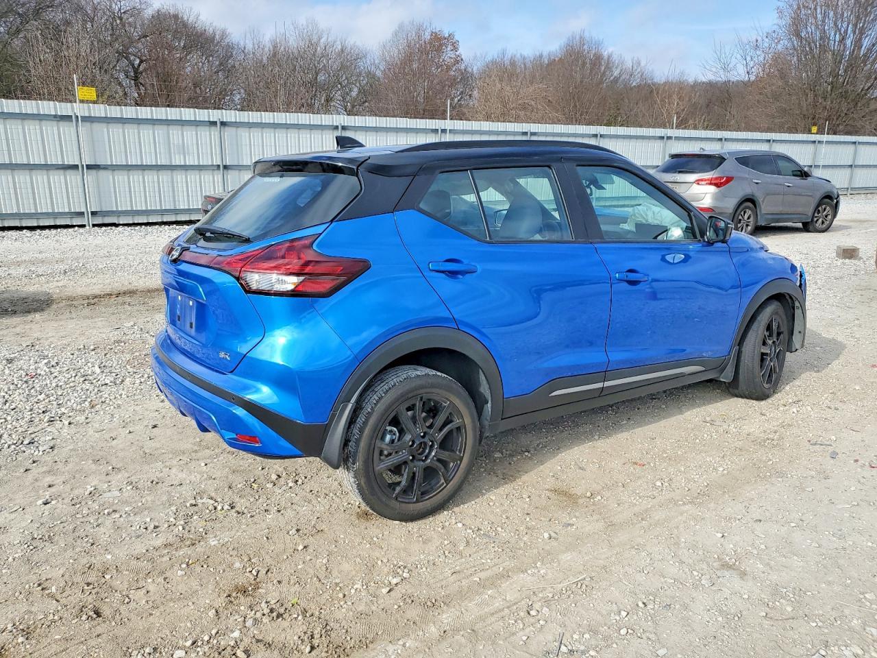 2023 NISSAN KICKS