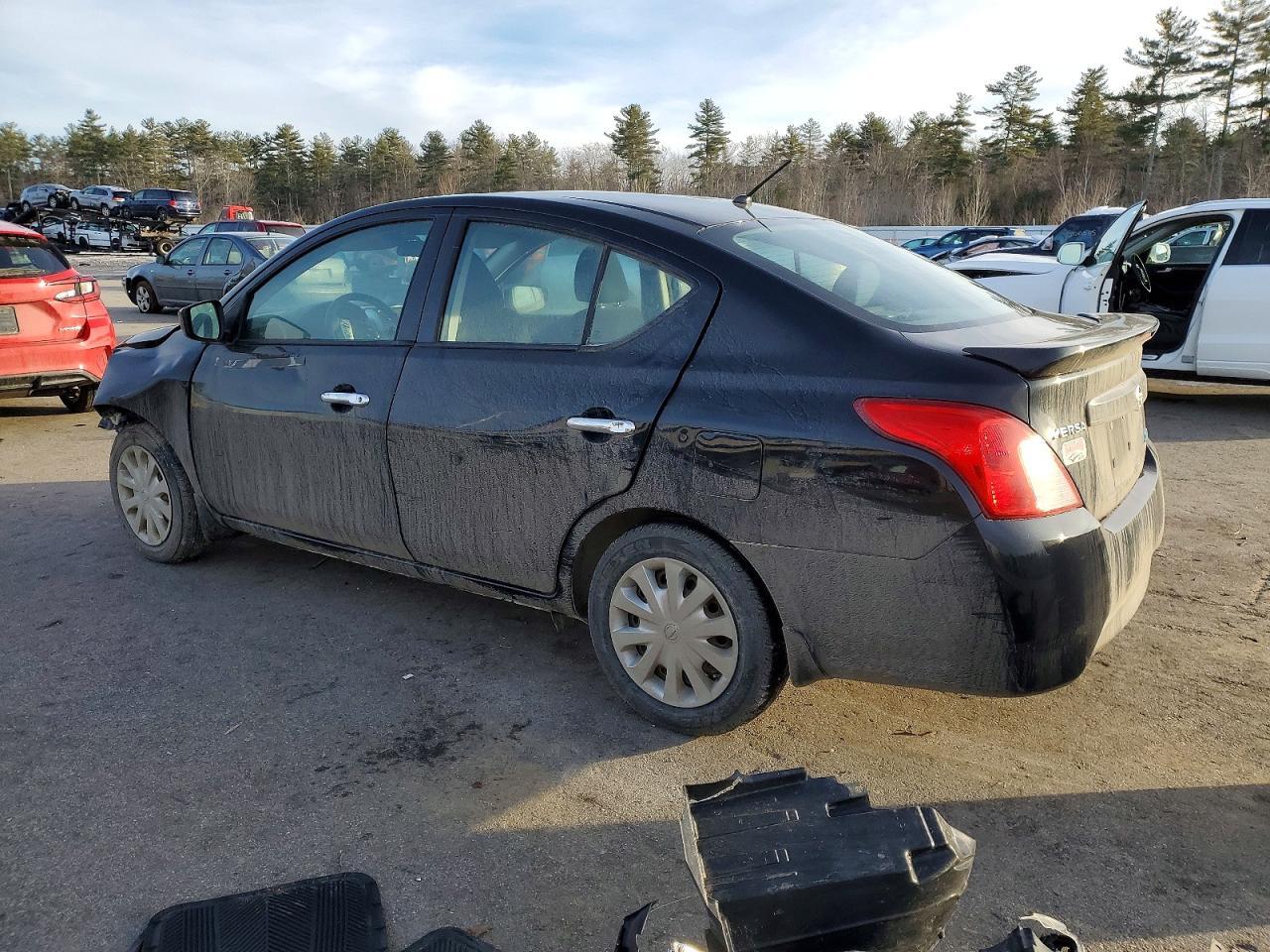 2015 NISSAN VERSA