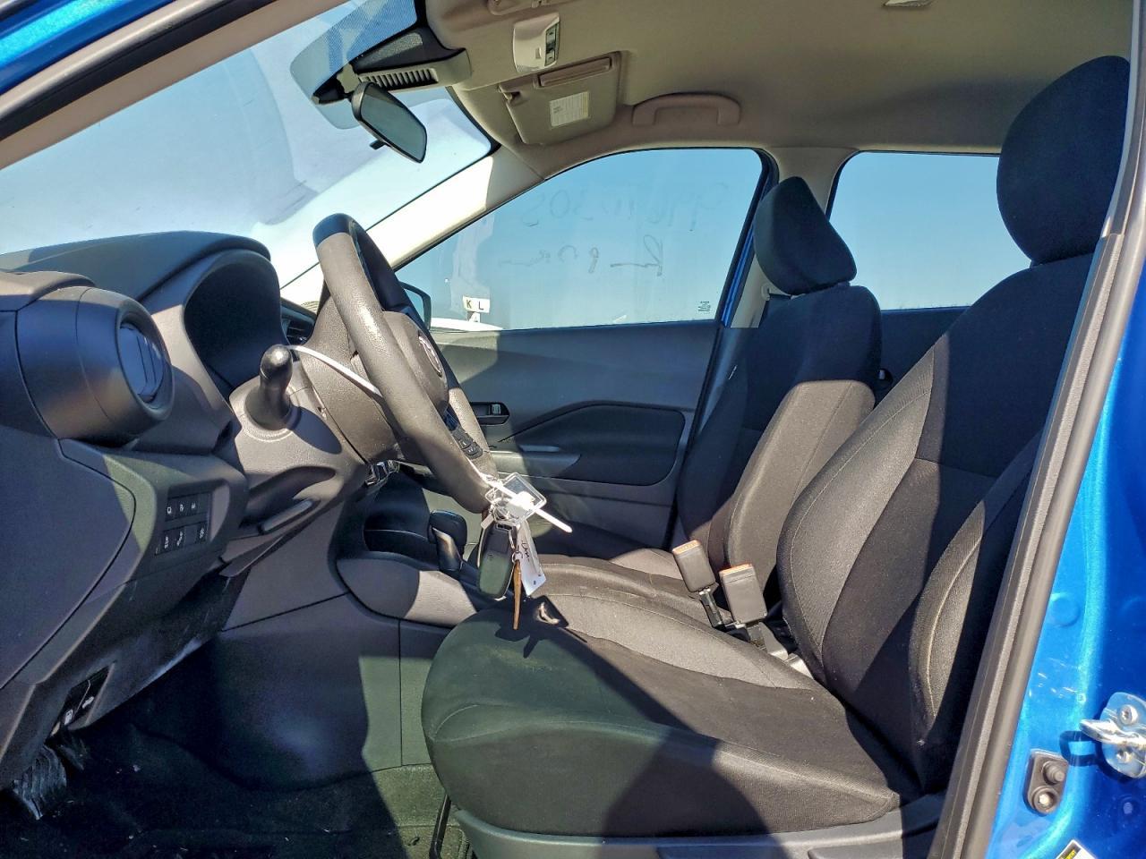 2024 NISSAN KICKS