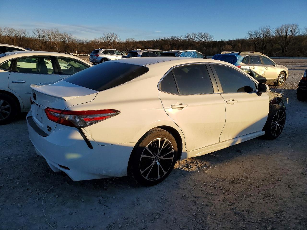 2018 TOYOTA CAMRY