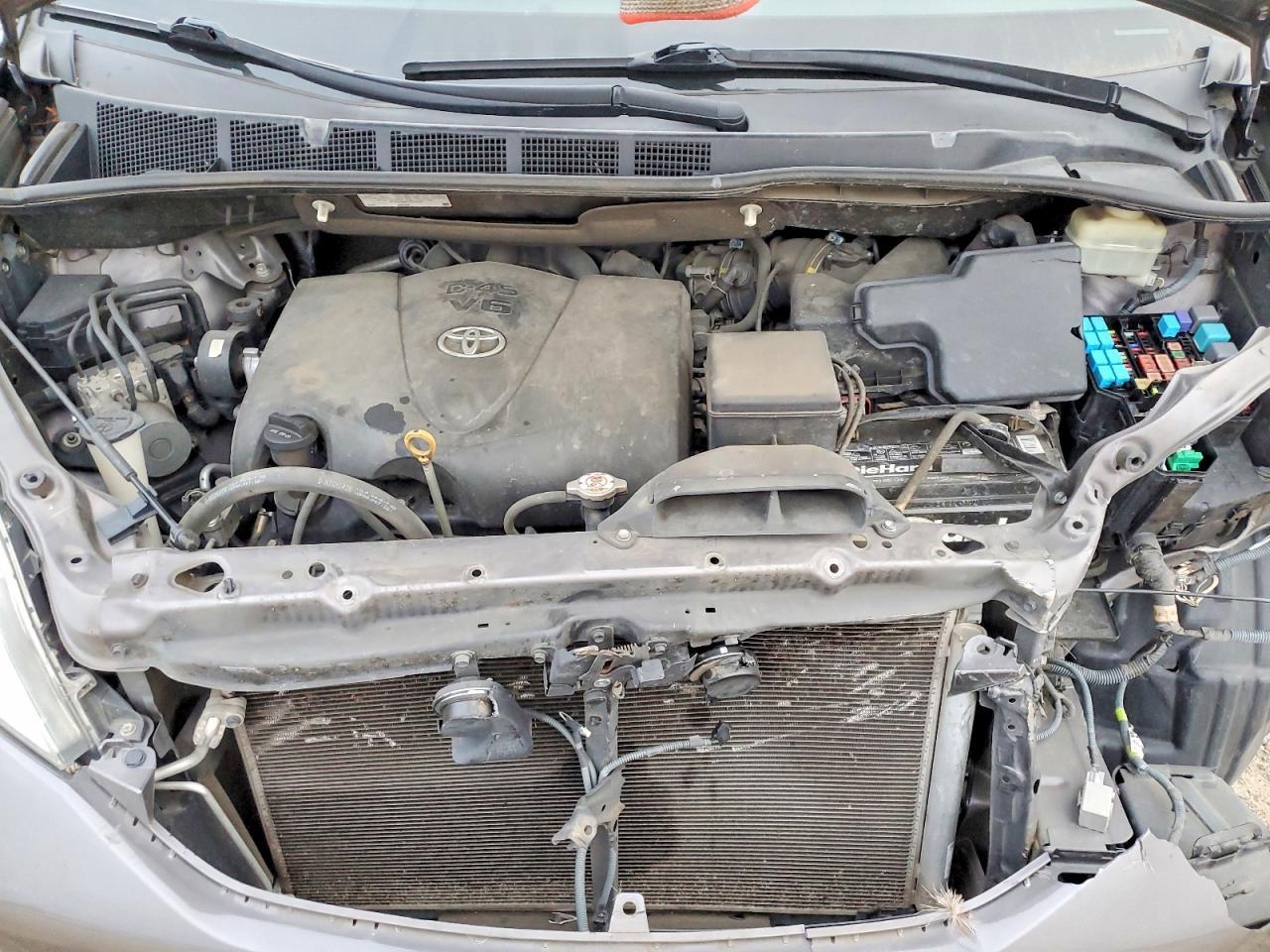 2017 TOYOTA SIENNA