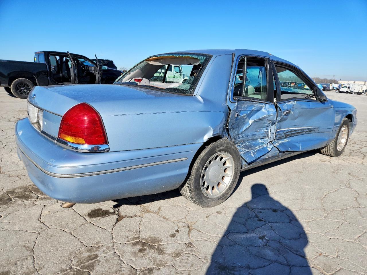 2000 FORD Crown Victoria