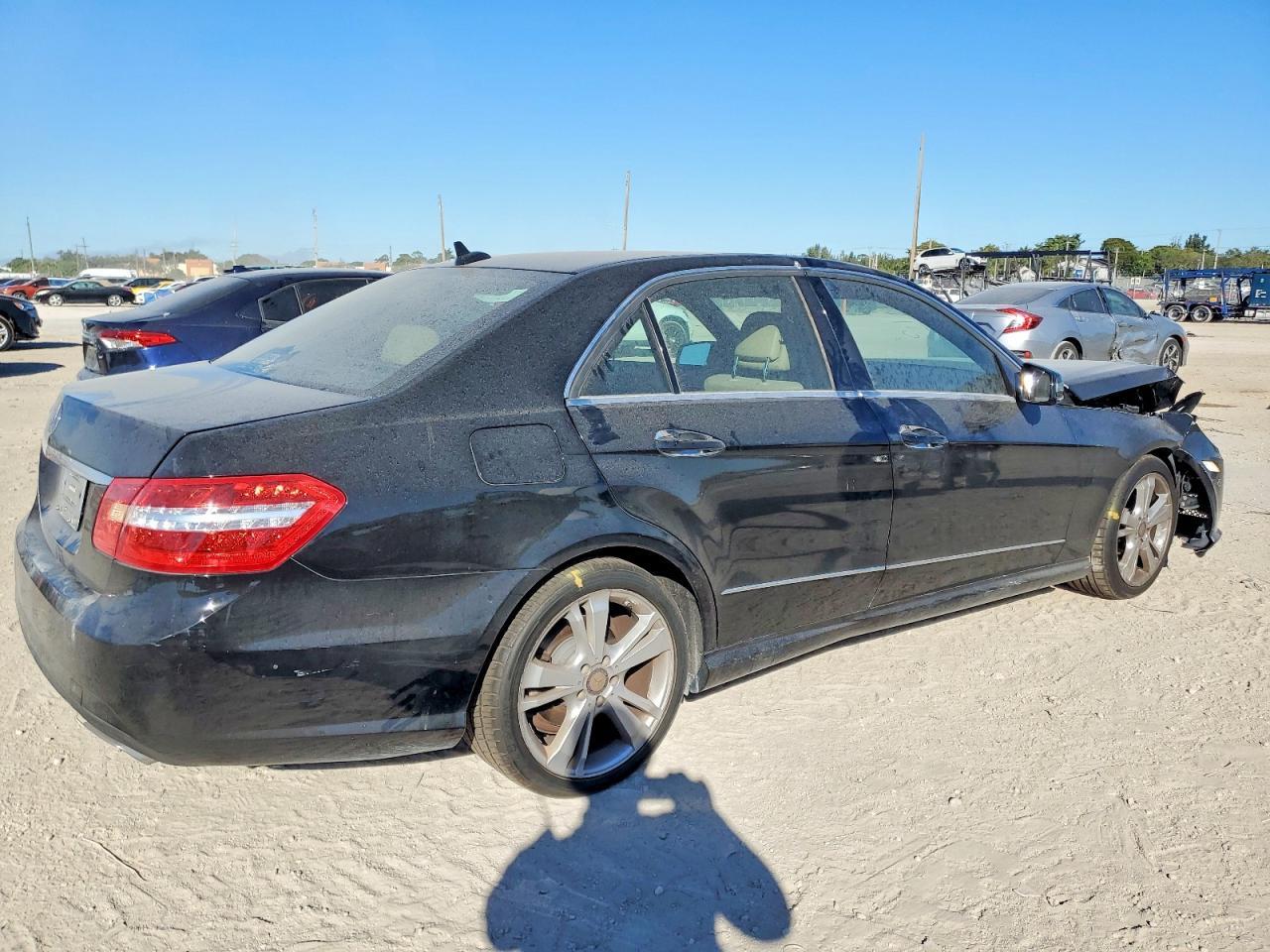 2013 MERCEDES-BENZ E-Class