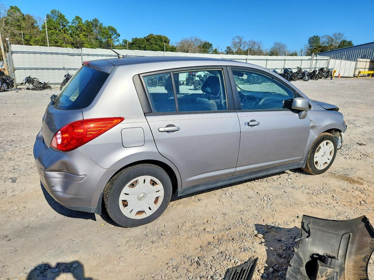 2012 NISSAN VERSA