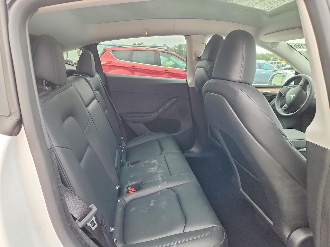 2025 TESLA MODEL Y