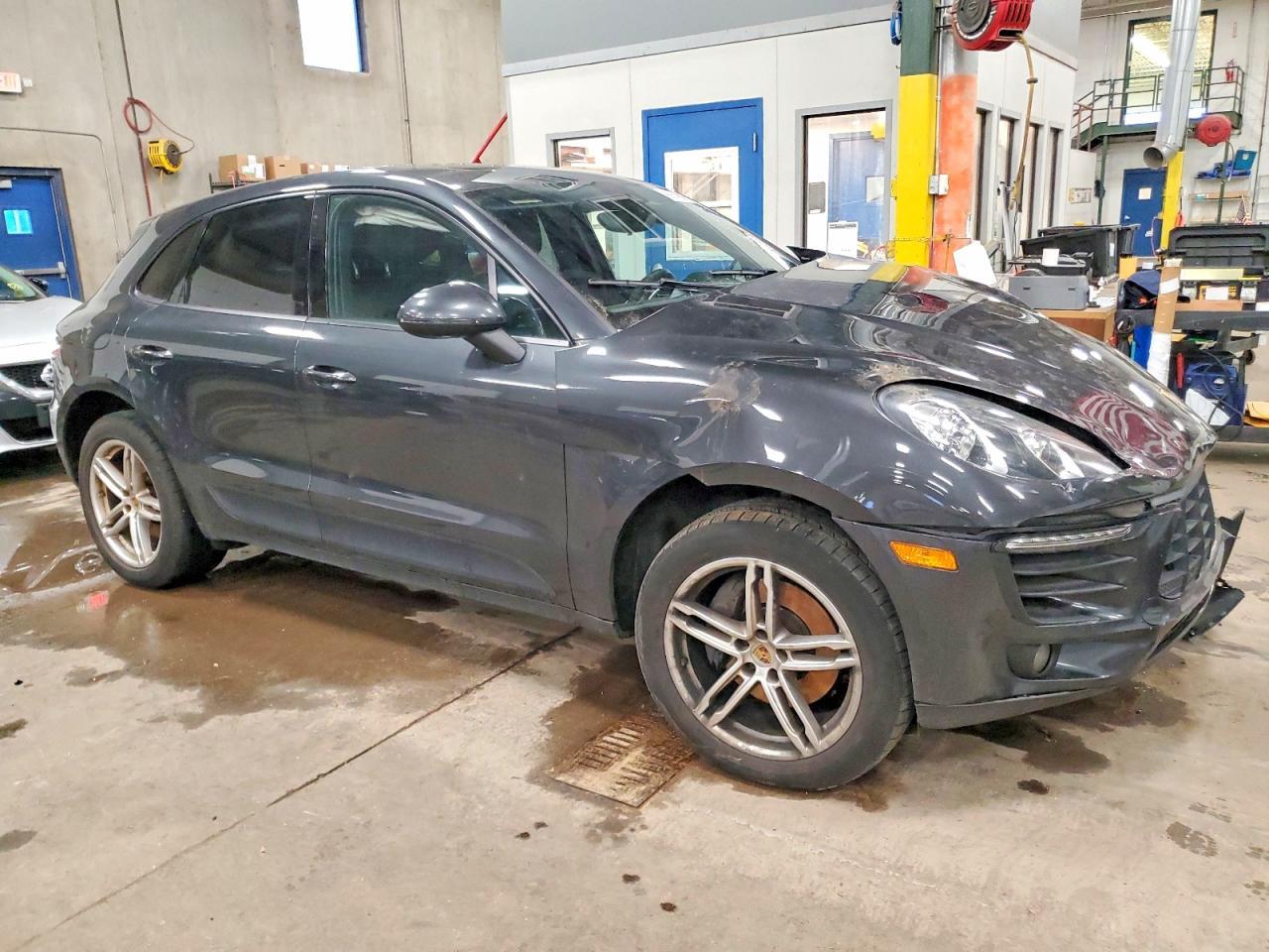 2018 PORSCHE Macan