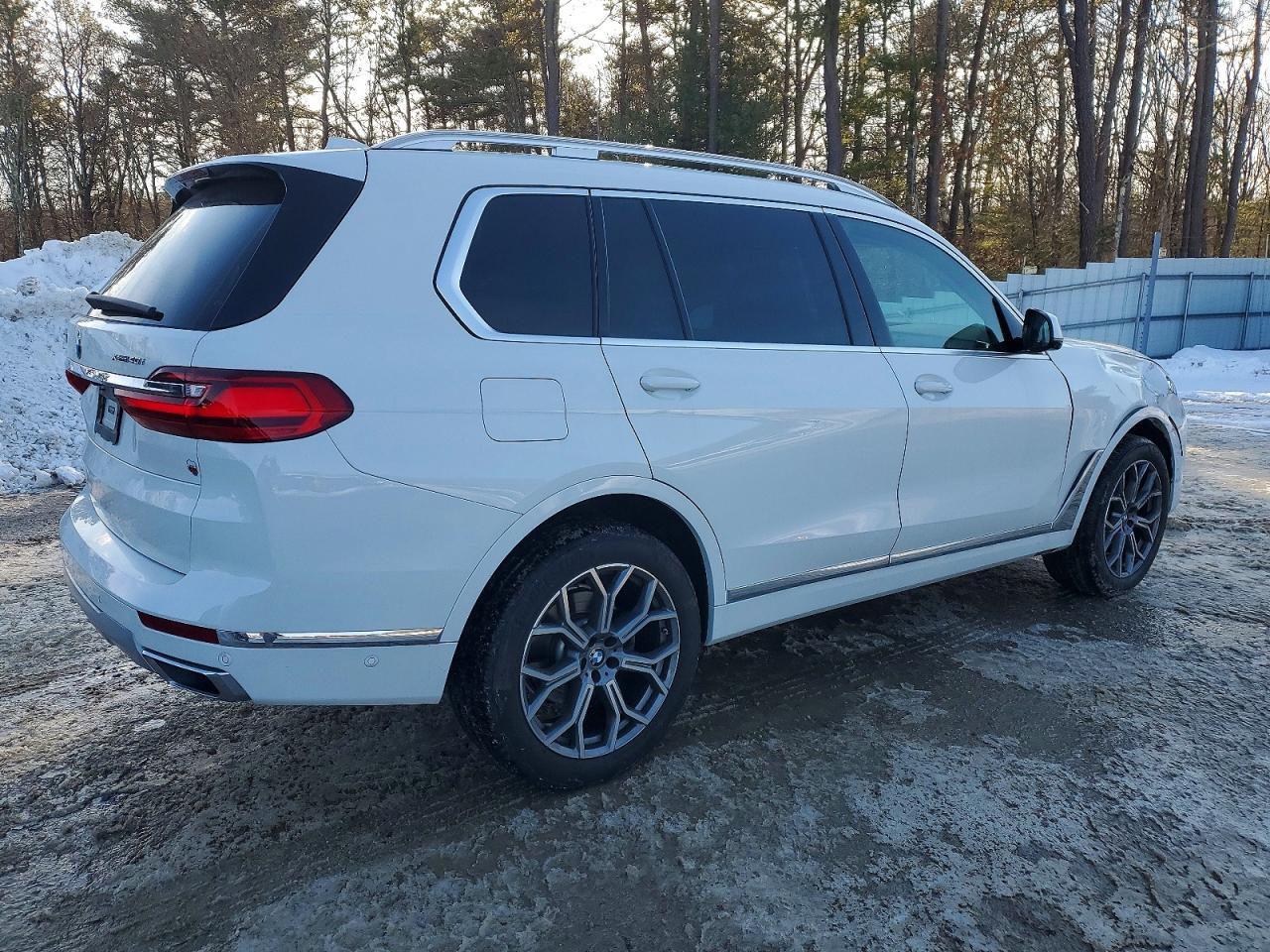 2021 BMW X7