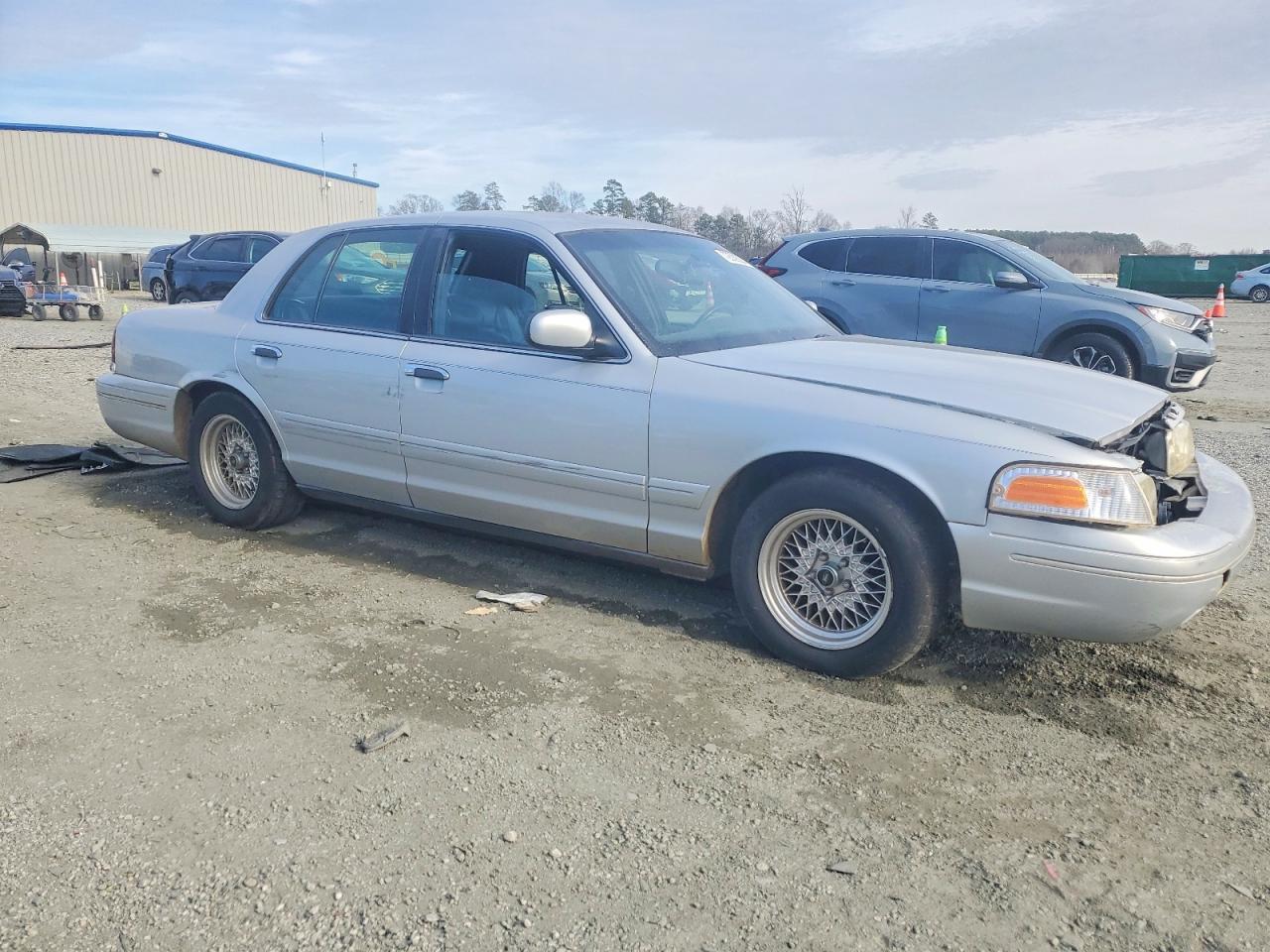 2001 FORD Crown Victoria