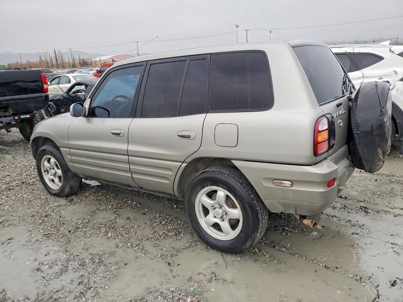 2000 TOYOTA RAV4