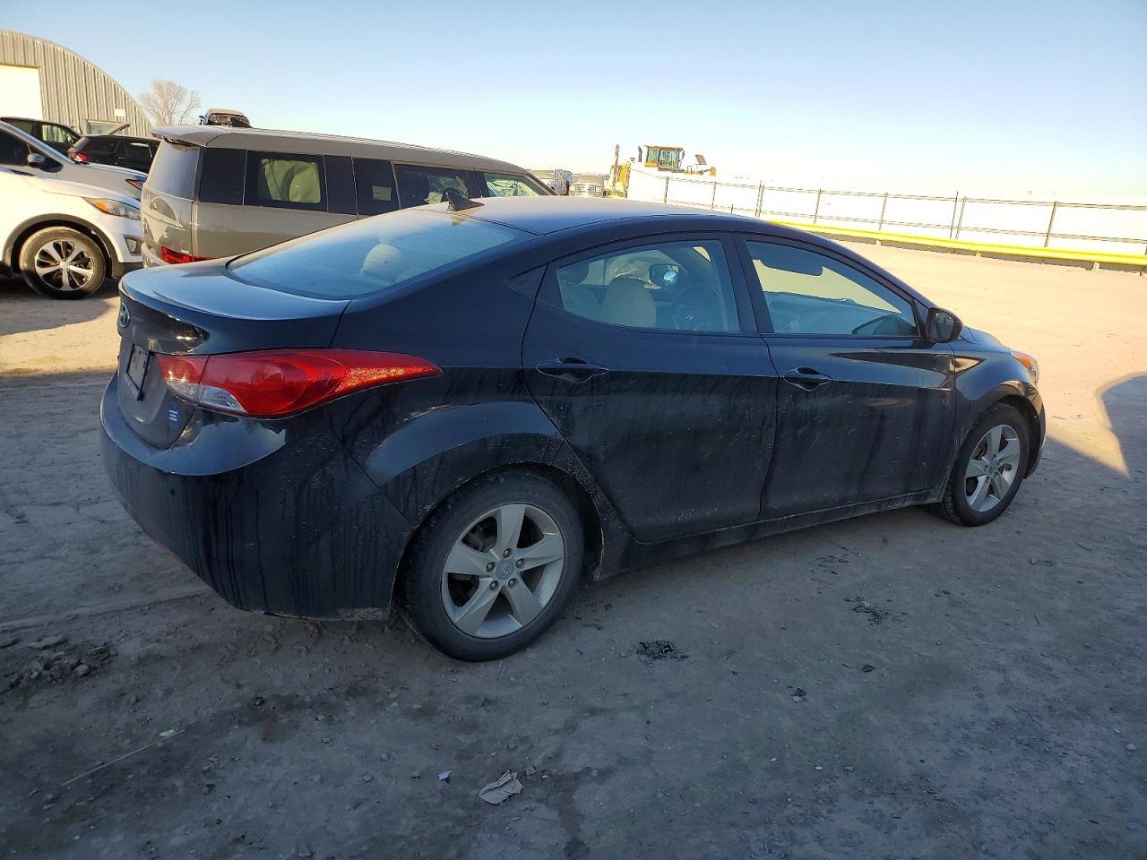 2012 HYUNDAI ELANTRA