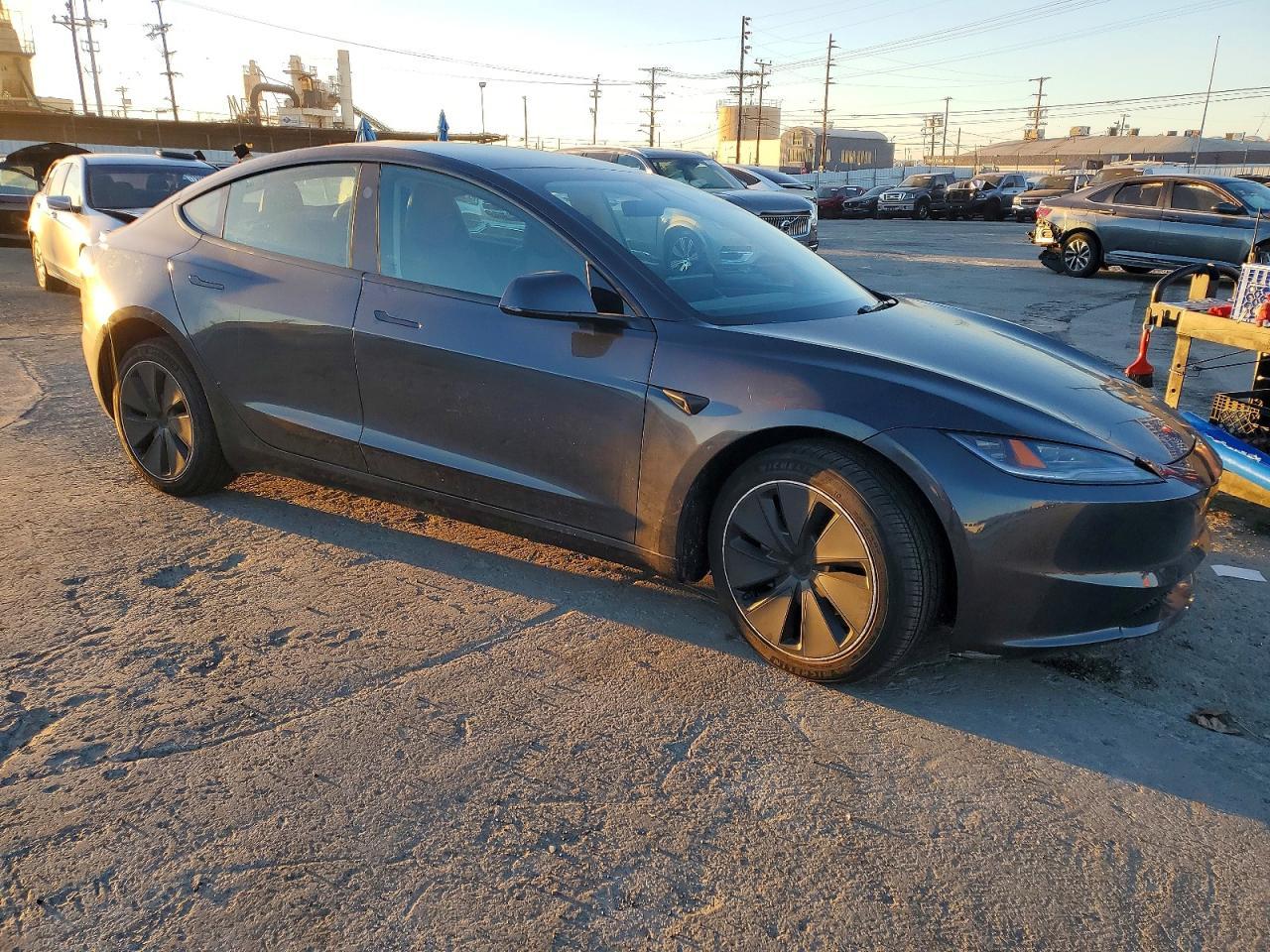 2025 TESLA MODEL 3